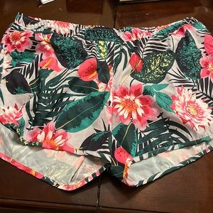 Old navy athletic shorts. L